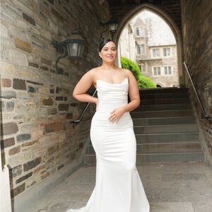 Elegant White Strapless Dress